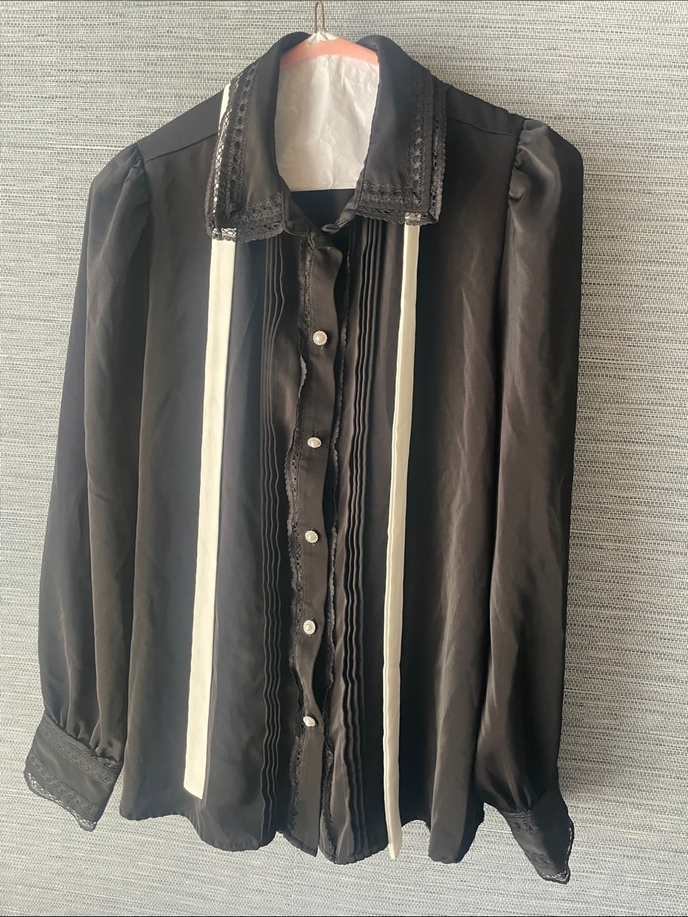 Adrianna Papell Black Long-Sleeve Pleated Shirt with White Trim